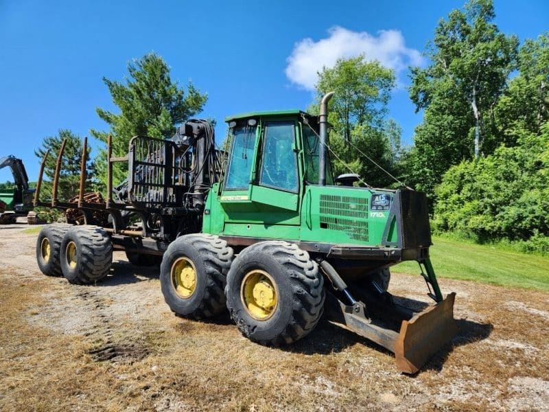 John Deere 1710D Forwarder